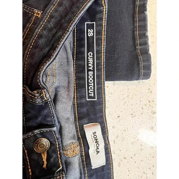 Sonoma curvy bootcut jeans size 2s - Picture 1 of 3